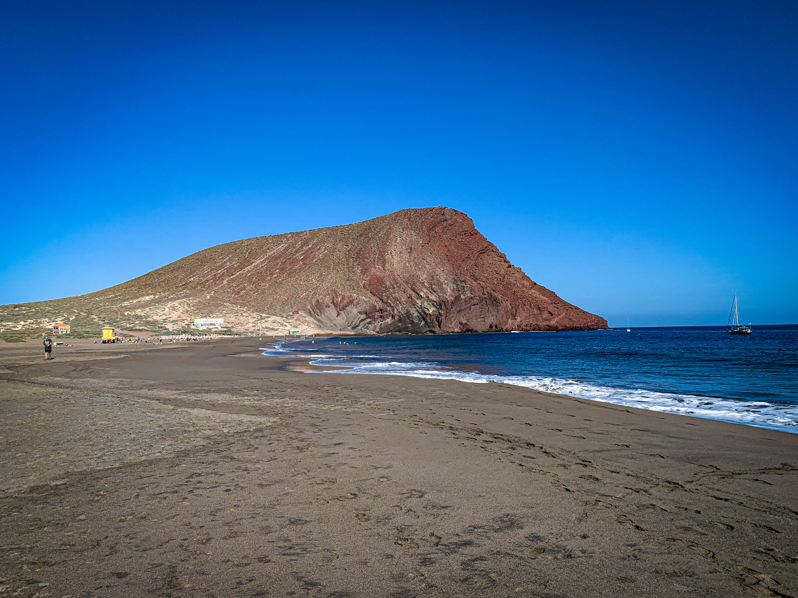 Playa de La Tejita con Montaña Roja al fondo