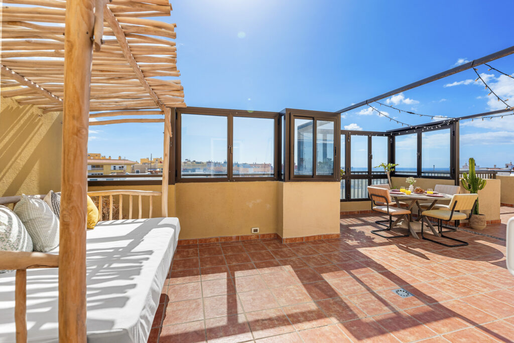 Oceanview Penthouse · Ático con terraza y vistas al mar – 3