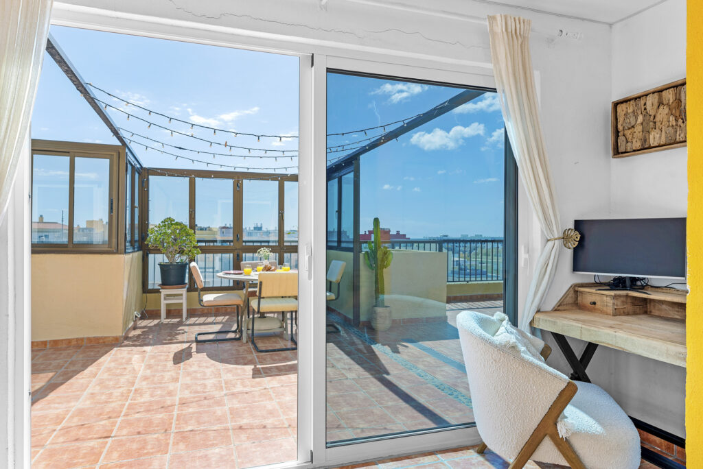 Oceanview Penthouse · Ático con terraza y vistas al mar – 14
