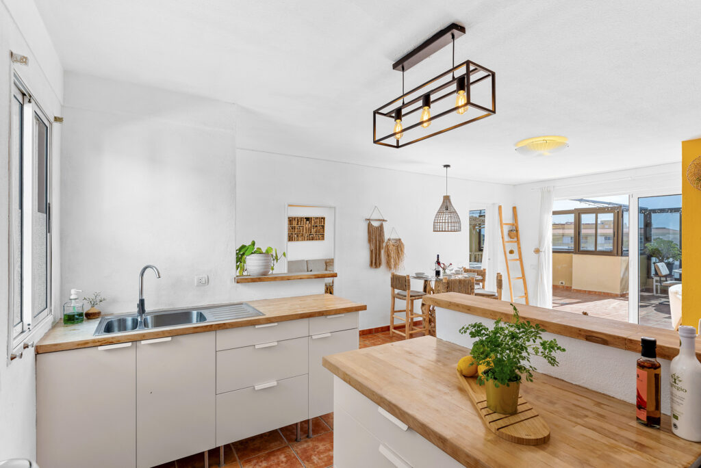 Oceanview Penthouse · Ático con terraza y vistas al mar – 17