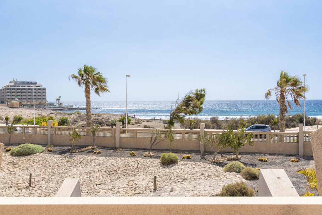 Vistamarina 11 · Adosado frente a la playa de La Jaquita – 10